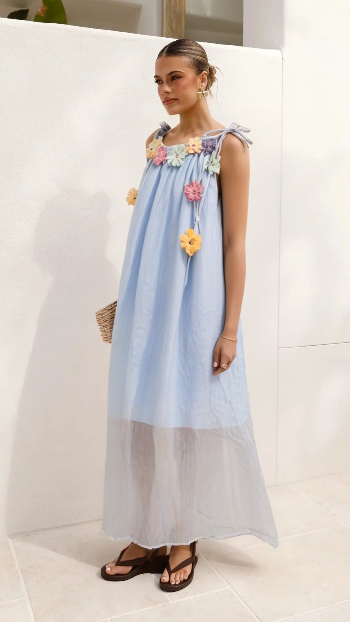 WOMEN SLEEVELESS TOP