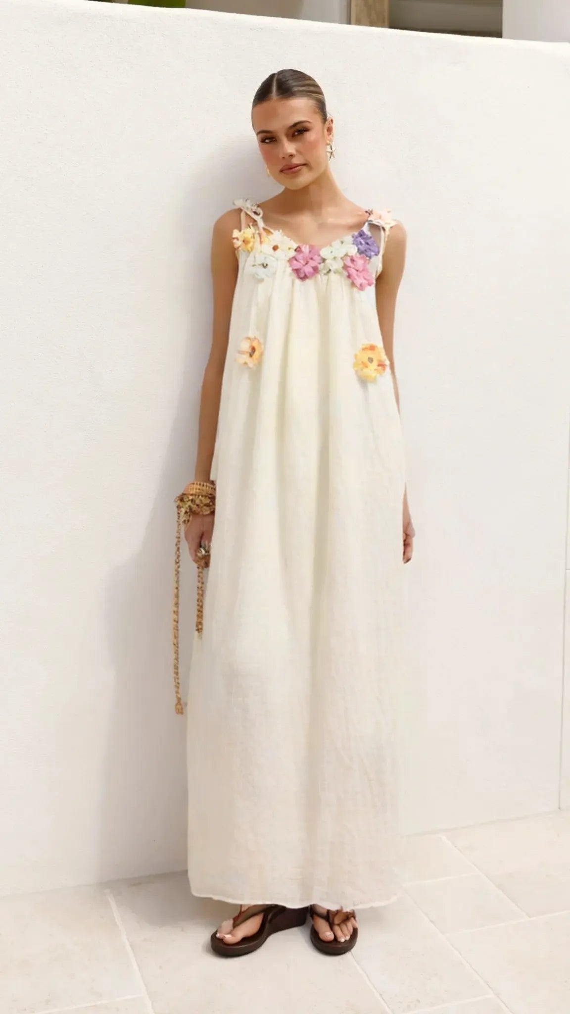 WOMEN SLEEVELESS TOP