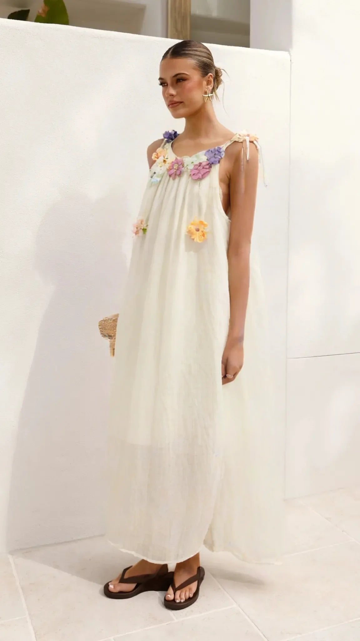 WOMEN SLEEVELESS TOP
